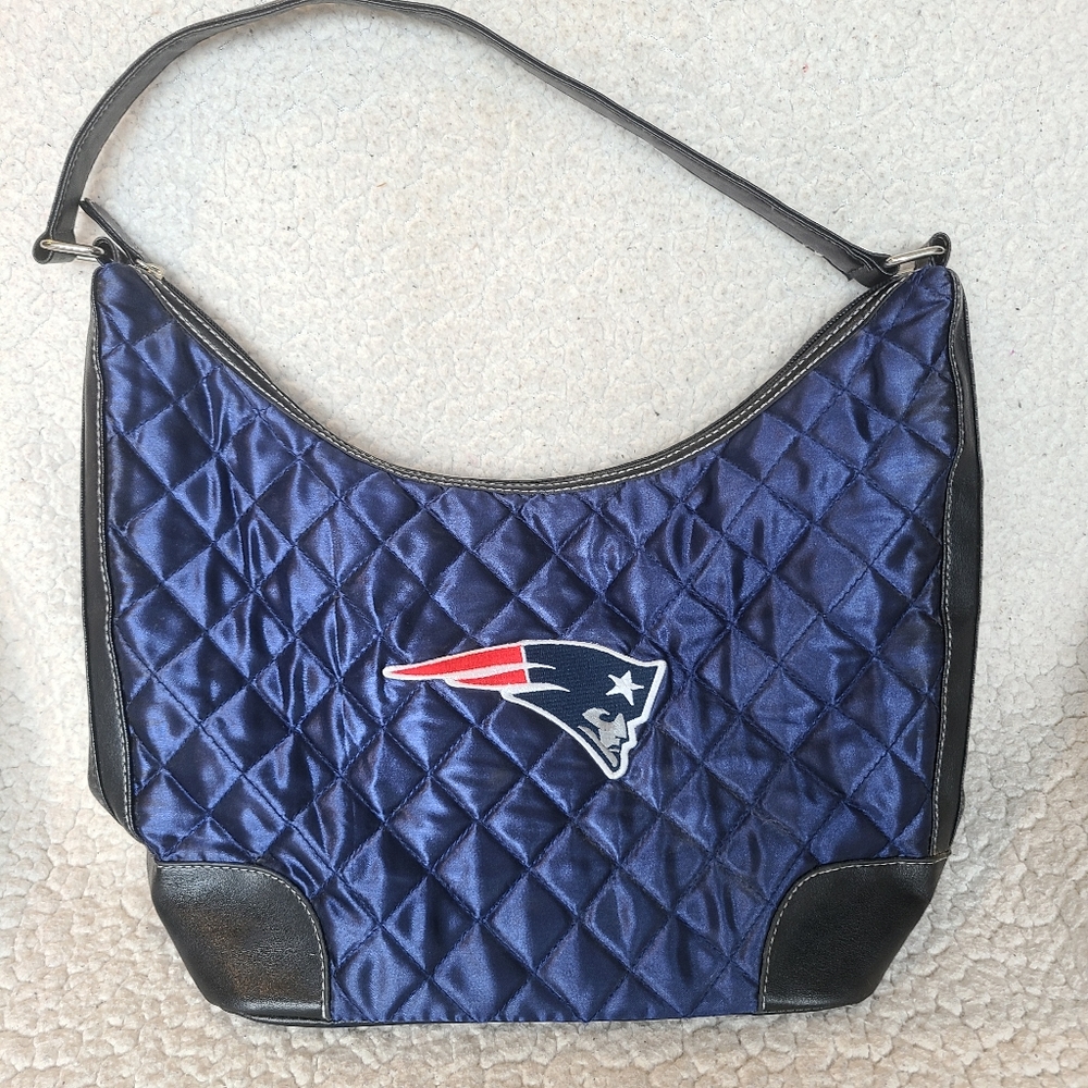 Pro-Fan-ity by LittleEarth quilted NE Patriots bag